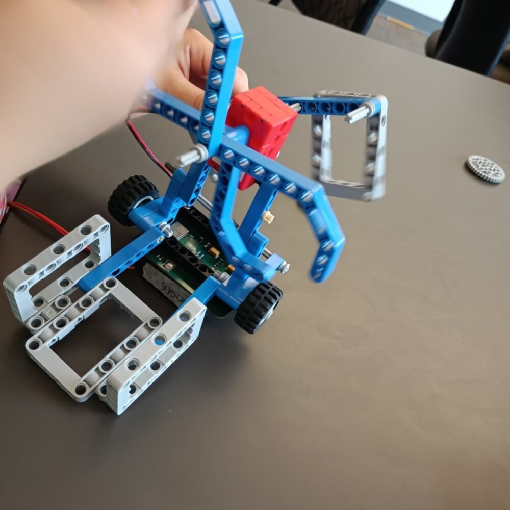 Dino-Tech Discovery (June 22 – 26)